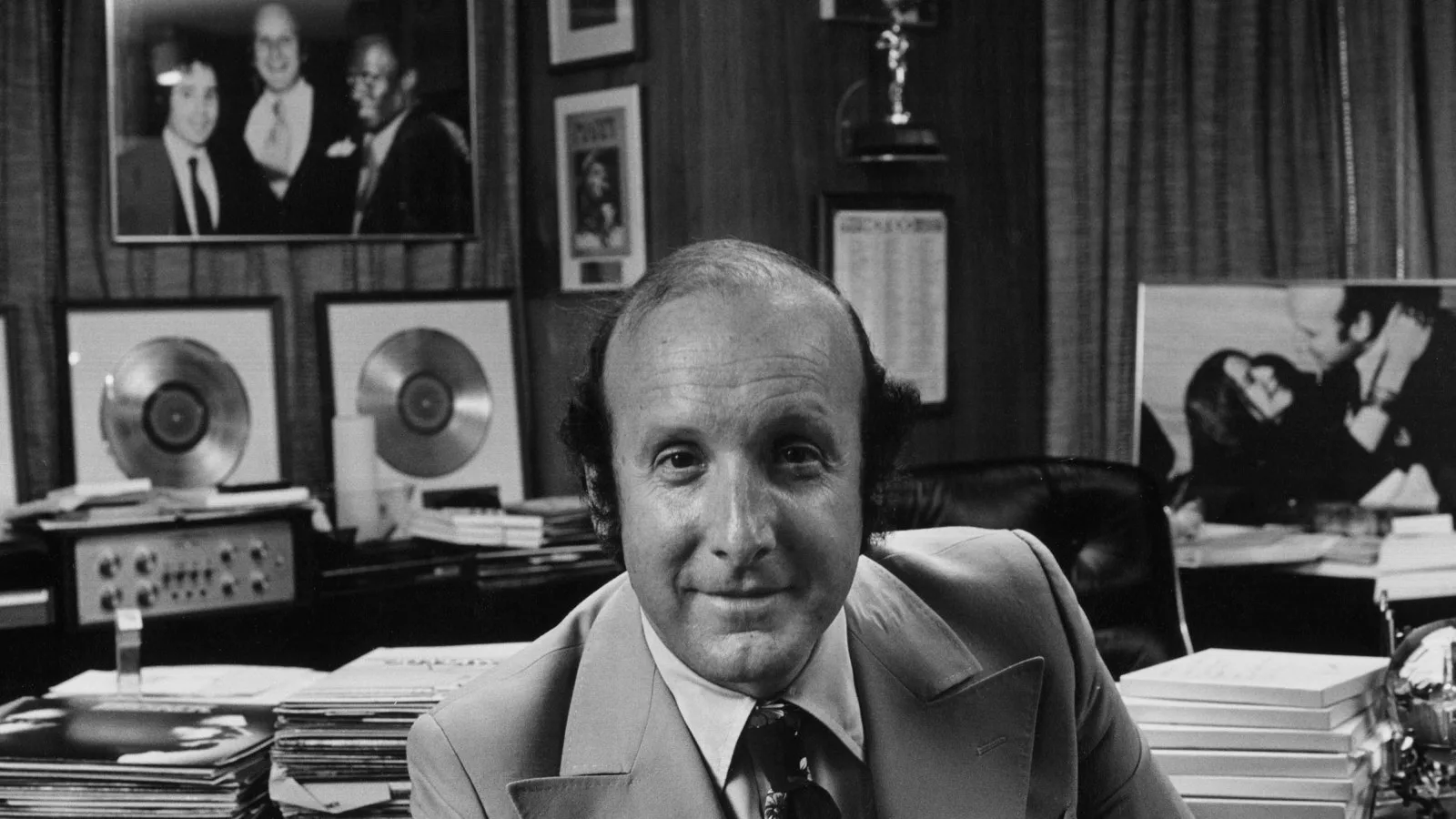 Clive Davis, el último magnate de la música, se despide de una industria que moldeó